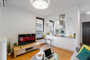 Premium Apartments with FREE Parking Near Muzeum Powstania